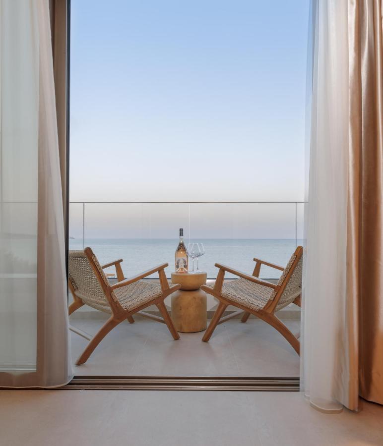 Kales Sea View Suites เอียราเปตรา ภายนอก รูปภาพ